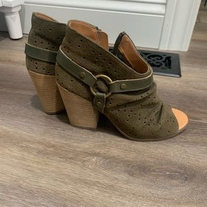 Dingo™️ open-toe booties